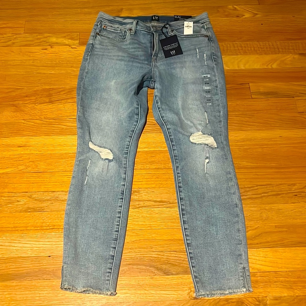 Gap women’s skinny jeans Size 8/29 NWT